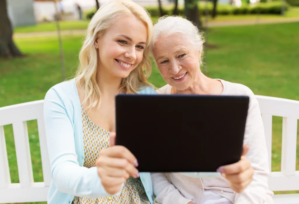 SENERA Dashboard zeigt KI-Assistentin Sera im Gespräch mit Nutzer über Vorsorgedokumente